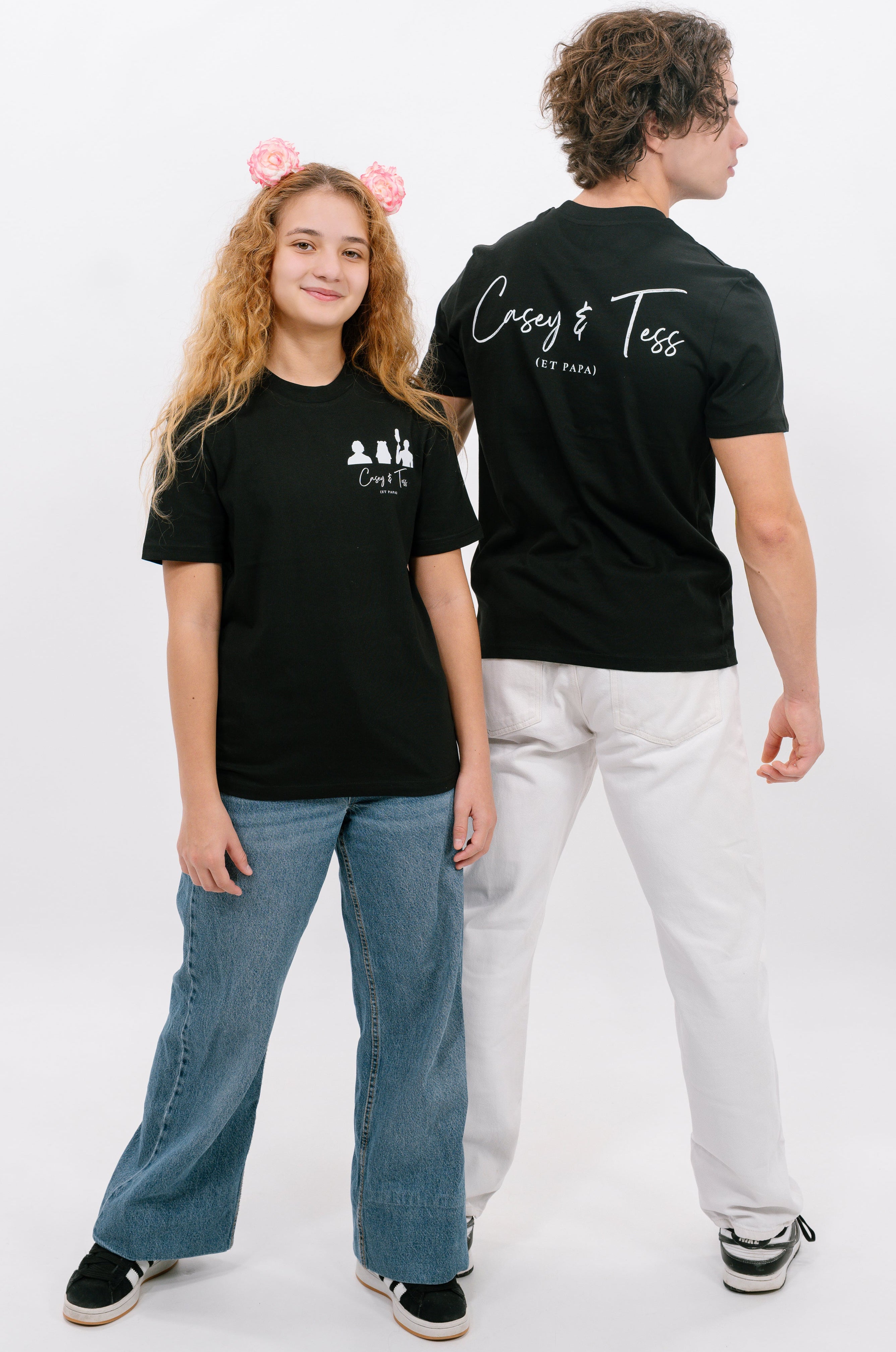 T-shirt officiel unisexe noir "Casey & Tess (et papa)"