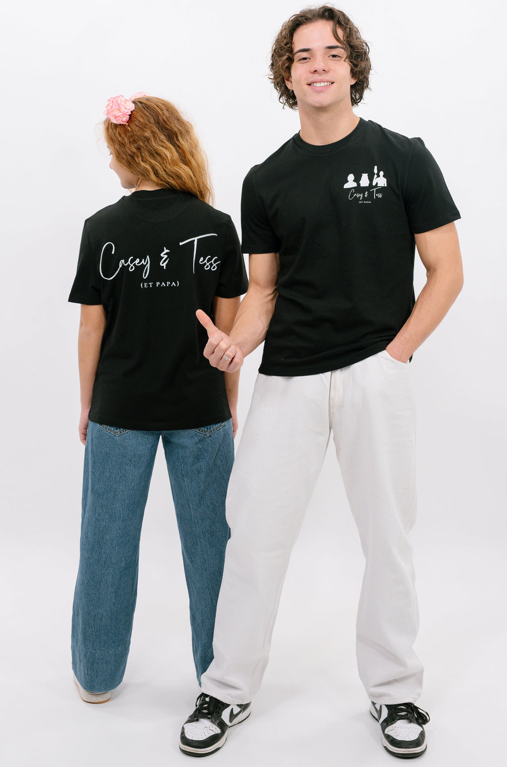 T-shirt officiel unisexe noir "Casey & Tess (et papa)"